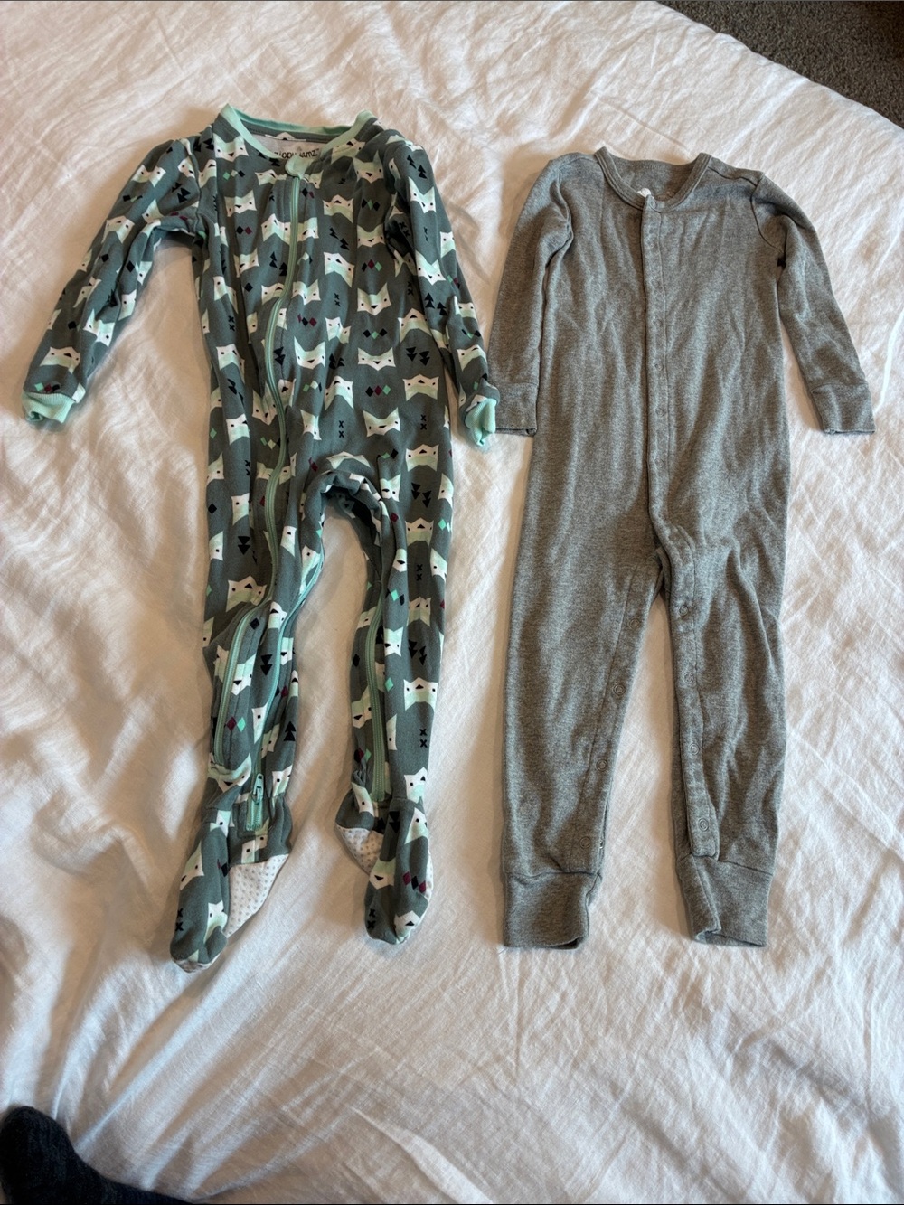 Bundle of two pajamas